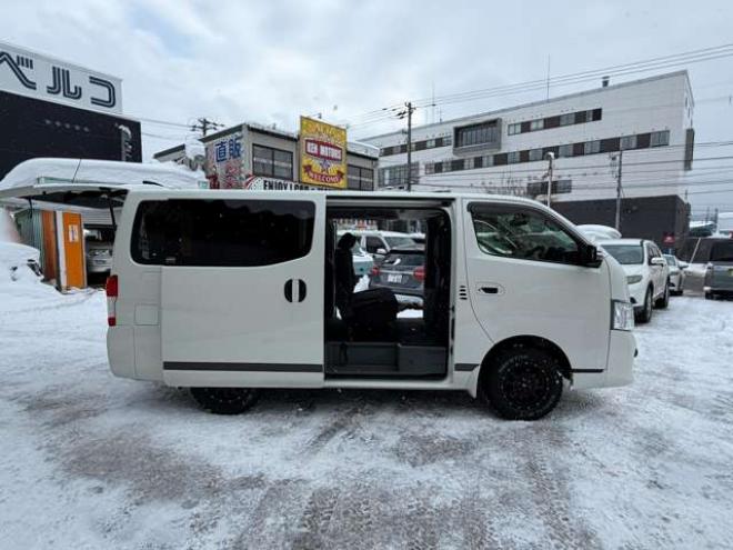 キャラバンNV350 2.5 プレミアムGX ロングボディ ディーゼルターボ 4WD　バックカメラ　エアコン　ドライブレコーダー　ETC　パワステ　パワーウィンドウ　スマートキー　キーレス　片側スライドドア 2500