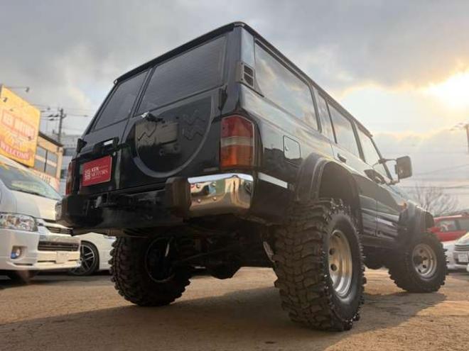 サファリ4.2 エクストラ標準ルーフグランロード ディーゼル 4WD　リフトアップ　パワステ　パワーウィンドウ　社外グリル　全塗装済　リアヒーター　デフロック　社外キーレス 4200