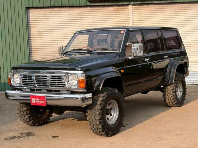 サファリ4.2 エクストラ標準ルーフグランロード ディーゼル 4WD　リフトアップ　パワステ　パワーウィンドウ　社外グリル　全塗装済　リアヒーター　デフロック　社外キーレス 4200