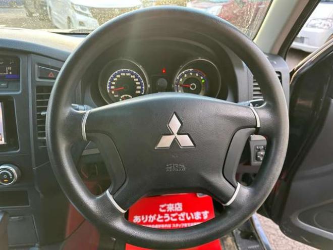 パジェロ3.2 ロング GR ディーゼルターボ 4WD　リフトアップ(ジャオス)　パワステ　パワーウィンドウ　社外ナビ　バックカメラ　純正アルミホイール　ETC　シートヒーター　3列シート　横滑り防止装置　盗難防止装置　ABS　キーレスエントリー 3200