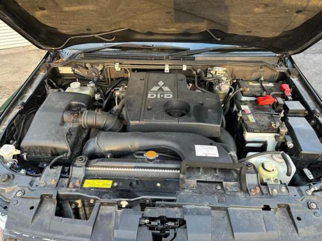 パジェロ3.2 ロング GR ディーゼルターボ 4WD　リフトアップ(ジャオス)　パワステ　パワーウィンドウ　社外ナビ　バックカメラ　純正アルミホイール　ETC　シートヒーター　3列シート　横滑り防止装置　盗難防止装置　ABS　キーレスエントリー 3200