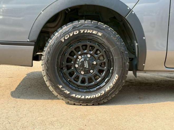 キャラバンNV350 2.5 プレミアムGX ロングボディ ディーゼルターボ 4WD　ヒッチメンバー　エンジンスターター　パワステ　パワーウィンドウ　純正ナビ　バックカメラ　ETC　社外アルミホイール　ABS　キーレスエントリー　ドライブレコーダー 2500