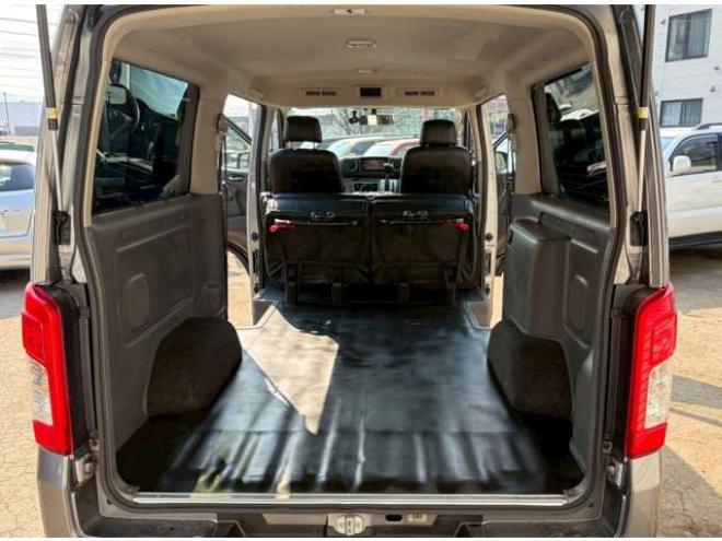 キャラバンNV350 2.5 プレミアムGX ロングボディ ディーゼルターボ 4WD　ヒッチメンバー　エンジンスターター　パワステ　パワーウィンドウ　純正ナビ　バックカメラ　ETC　社外アルミホイール　ABS　キーレスエントリー　ドライブレコーダー 2500