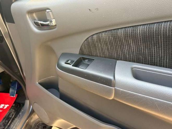 キャラバンNV350 2.5 プレミアムGX ロングボディ ディーゼルターボ 4WD　ヒッチメンバー　エンジンスターター　パワステ　パワーウィンドウ　純正ナビ　バックカメラ　ETC　社外アルミホイール　ABS　キーレスエントリー　ドライブレコーダー 2500