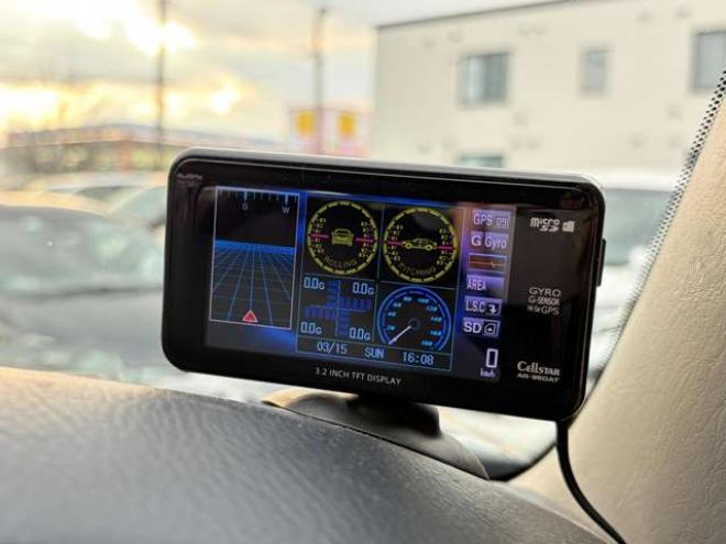 ハイラックスサーフ2.7 SSR-X リミテッド 4WD　社外アルミホイール　リフトアップ　社外ナビ　バックカメラ　ETC　寒冷地仕様　ABS　キーレスエントリー　パワステ　パワーウィンドウ　盗難防止装置　エアコン　ルーフレール 2700