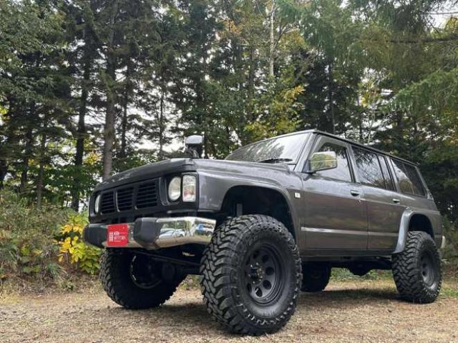 サファリ4.2 エクストラ標準ルーフAD ディーゼル 4WD　リフトアップ　リアヒーター　社外サンルーフ　ドライブレコーダー　ETC　可倒式リアシート　パワステ　社外アルミホイール　社外オーディオ　マッドタイヤ　全塗装済　ターボ 4200