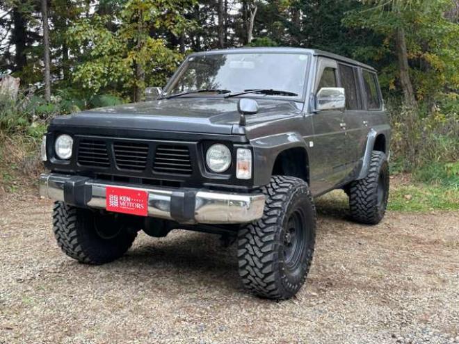 サファリ4.2 エクストラ標準ルーフAD ディーゼル 4WD　リフトアップ　リアヒーター　社外サンルーフ　ドライブレコーダー　ETC　可倒式リアシート　パワステ　社外アルミホイール　社外オーディオ　マッドタイヤ　全塗装済　ターボ 4200