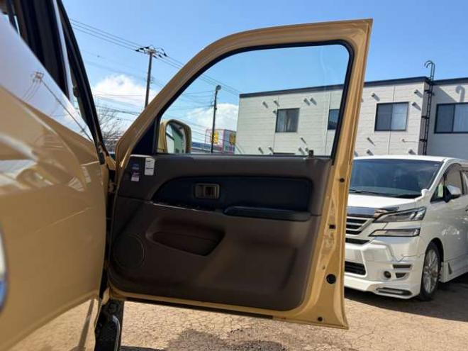 ハイラックスサーフ2.7 SSR-V ワイドボディ 4WD　US仕様　リフトアップ　全塗装済　社外ナビ　パワステ　パワーウィンドウ　ETC　バックカメラ　アルミホイール　ルーフレール　キーレスエントリー　ABS　エアコン 2700