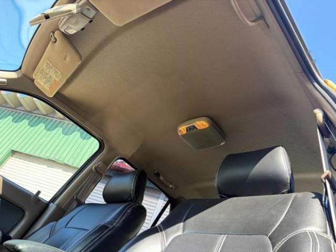 ハイラックスサーフ2.7 SSR-V ワイドボディ 4WD　US仕様　リフトアップ　全塗装済　社外ナビ　パワステ　パワーウィンドウ　ETC　バックカメラ　アルミホイール　ルーフレール　キーレスエントリー　ABS　エアコン 2700