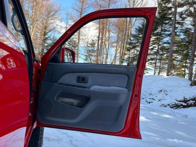 ハイラックスサーフ2.7 SSR-X 4WD　リフトアップ　全塗装済レッド　社外ナビ　ETC　パワステ　パワーウィンドウ　ABS　キーレスエントリー　ルーフレール　サンルーフ 2700