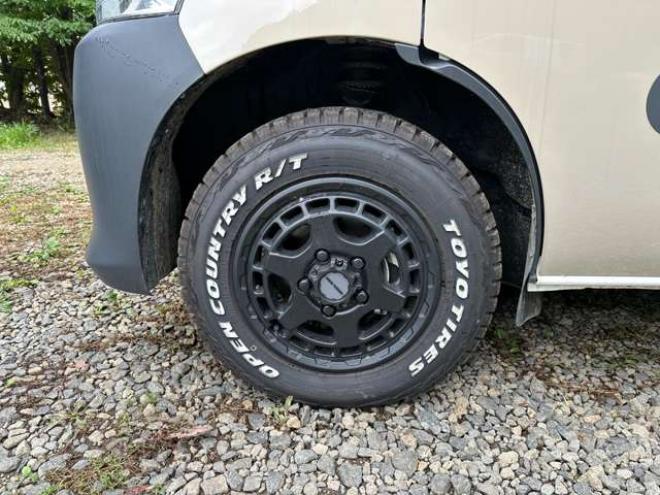 タウンエースバン1.5 GL 4WD　アルトピアーノ　ベージュツートン全塗装済　ベッドキット　セカンドバッテリー　ETC　フルセグTVナビ　バックカメラ　アイドリングストップ　ABS　レーンキープアシスト　盗難防止装置　パワステ　パワーウィンドウ 1500