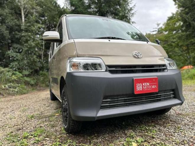 タウンエースバン1.5 GL 4WD　アルトピアーノ　ベージュツートン全塗装済　ベッドキット　セカンドバッテリー　ETC　フルセグTVナビ　バックカメラ　アイドリングストップ　ABS　レーンキープアシスト　盗難防止装置　パワステ　パワーウィンドウ 1500
