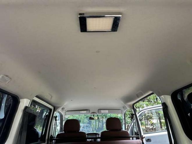 タウンエースバン1.5 GL 4WD　ベージュツートン全塗装済　ストラーダナビTV　バックカメラ　LEDヘッドライト　純正デフロック　リアヒーター　寒冷地仕様　ブラウンレザー調シートカバー　ルーフラック 1500