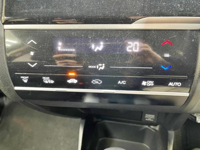 フィット13G Fパッケージ 4WD 5年保証 スマキー ナビ ETC 自社認証工場 車検整備2年付 修復歴無 寒冷地仕様 禁煙