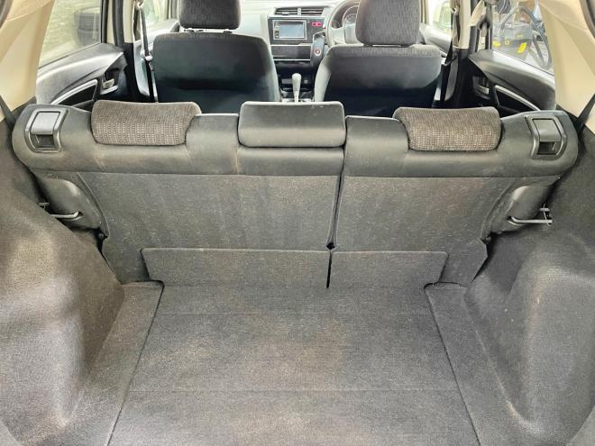 フィット13G Fパッケージ 4WD 5年保証 スマキー ナビ ETC 自社認証工場 車検整備2年付 修復歴無 寒冷地仕様 禁煙