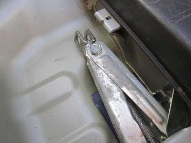 AZオフロードXC 4WD　道外仕入れ リフトアップ 左右レカロシート 社外アルミ+MTタイヤ フォグ バイザー マフラー エンスタ 車検令和10年4月 スタッドレス+アルミセット積込み 1年間走行無制限保証付 660