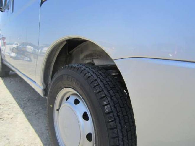 ハイゼットカーゴ デラックス SAIII ハイルーフ 4WD　道外仕入れ 後期型1オーナー  レーンキープアシスト　横滑り防止装置　衝突被害軽減ブレーキ　障害物センサー　ナビ&フルセグTV+Bカメラ キーレス  ドアバイザー Pガラス 記録簿 1年保証付 660