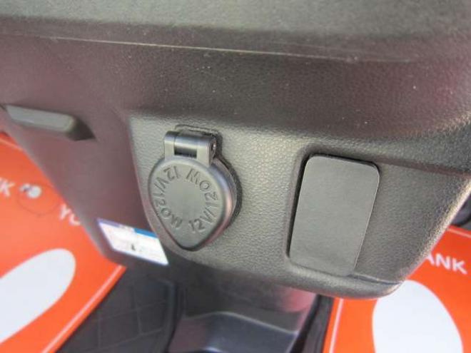 ハイゼットカーゴ デラックス SAIII ハイルーフ 4WD　道外仕入れ 後期型1オーナー  レーンキープアシスト　横滑り防止装置　衝突被害軽減ブレーキ　障害物センサー　ナビ&フルセグTV+Bカメラ キーレス  ドアバイザー Pガラス 記録簿 1年保証付 660