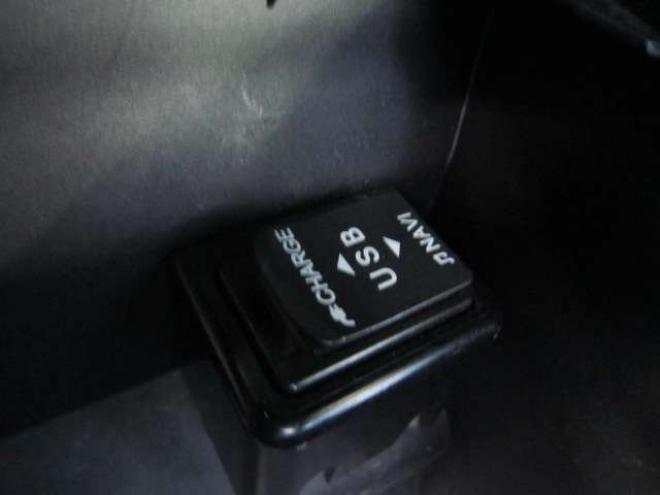 ハイゼットカーゴ デラックス SAIII ハイルーフ 4WD　道外仕入れ 後期型1オーナー  レーンキープアシスト　横滑り防止装置　衝突被害軽減ブレーキ　障害物センサー　ナビ&フルセグTV+Bカメラ キーレス  ドアバイザー Pガラス 記録簿 1年保証付 660