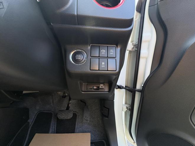 アルトALTO TURBO RS 4WD本州仕入　寒冷地仕様　ブレーキアシスト　TURBO 5AG 純正ワンセグナビ　シートヒーター　HIDヘッド　PUSHスタート　スマートキースペアー有　１５インチアルミ　エンジンオイル交換　スタットレス付　スポーツマフラー付　ETC 4WD 660 5Dr