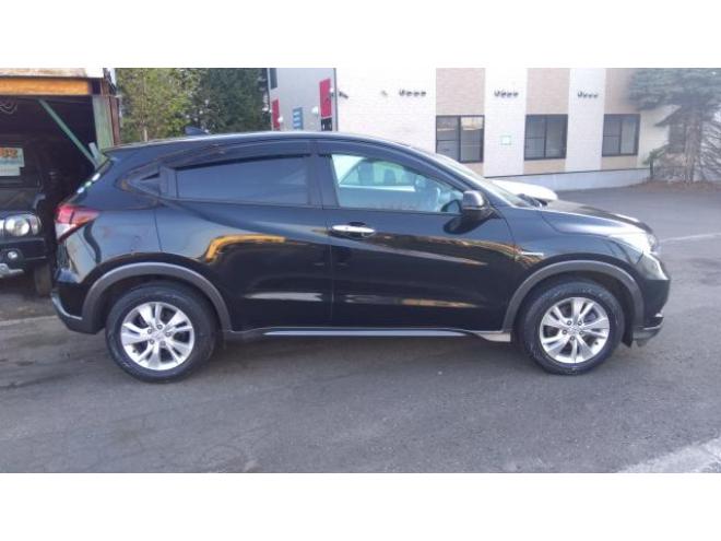 ヴェゼルハイブリッドＸ　4WD 4WD 1500 5Dr