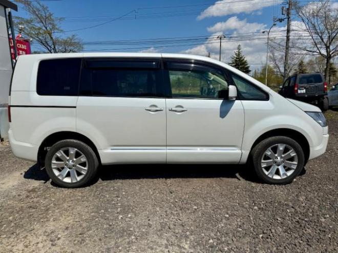 デリカＤ５　2.2DT Dパワーパッケージ 4WD 4WD 2200 5Dr