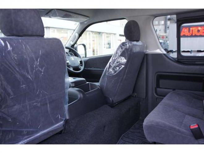 ハイエース2.7 グランドキャビン 4WD　令和8年2月登録　登録済未使用車 走行7キロ　パノラミックビューモニター デジタルインナーミラー　LEDヘッドランプ　LEDフォグランプ　ベージュメタリック　メーカー保証付 登録済未使用車 2700