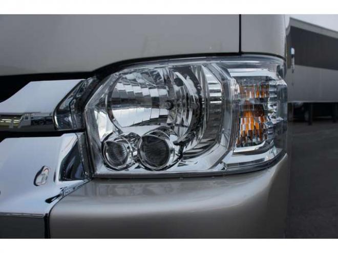 ハイエース2.7 グランドキャビン 4WD　令和8年2月登録　登録済未使用車 走行7キロ　パノラミックビューモニター デジタルインナーミラー　LEDヘッドランプ　LEDフォグランプ　ベージュメタリック　メーカー保証付 登録済未使用車 2700