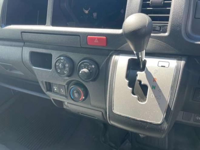 ハイエースバン2.8 DX ワイド スーパーロング ハイルーフ GLパッケージ ディーゼルターボ 4WD　4WD　フォグライト　バックカメラ 2800