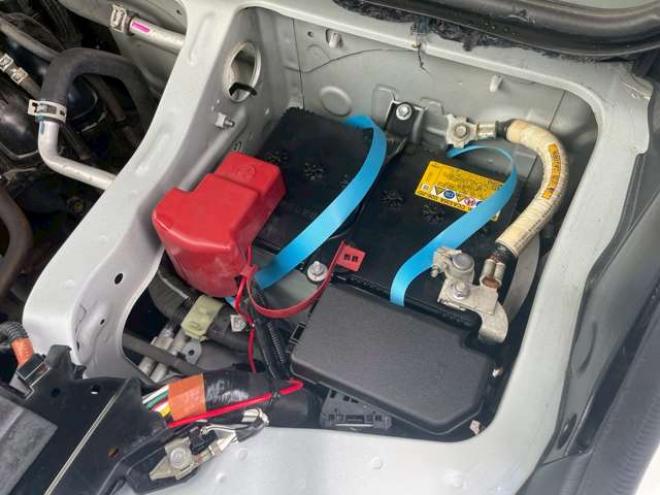 ハイエースコミューター 2.7 DX 4WD　4WD　2ナンバー　社内置き去り防止装置　純正ナビ　ドラレコ　パワースライド　全方位カメラ　寒冷地仕様 2700