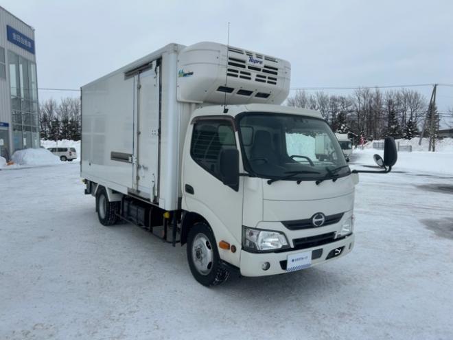 デュトロ冷凍バン　TKG-XZU695M 東プレ　 4WD 4000