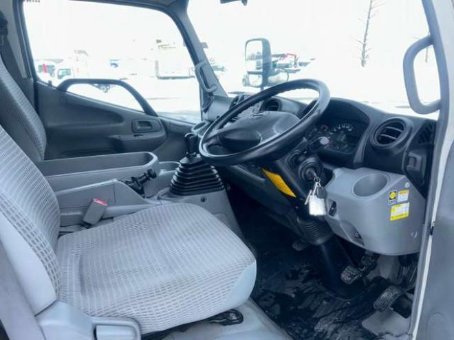 デュトロ冷凍バン　TKG-XZU695M 東プレ　 4WD 4000