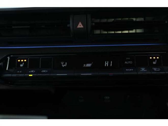 プリウス2.0 G E-Four 4WD　検R9/7　クルコン　バックカメラ　ブラインドスポットモニター　シートヒーター　Pソナーセンサー 2000