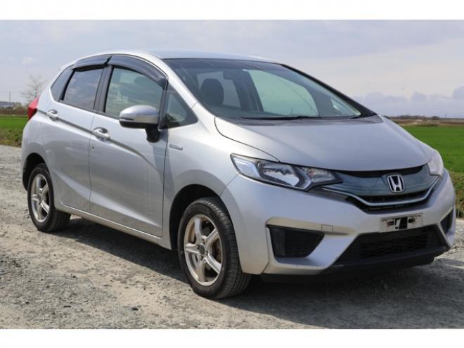 フィット1.5 ハイブリッド Fパッケージ 4WD　検2年　自社　ローンカノウ 1500