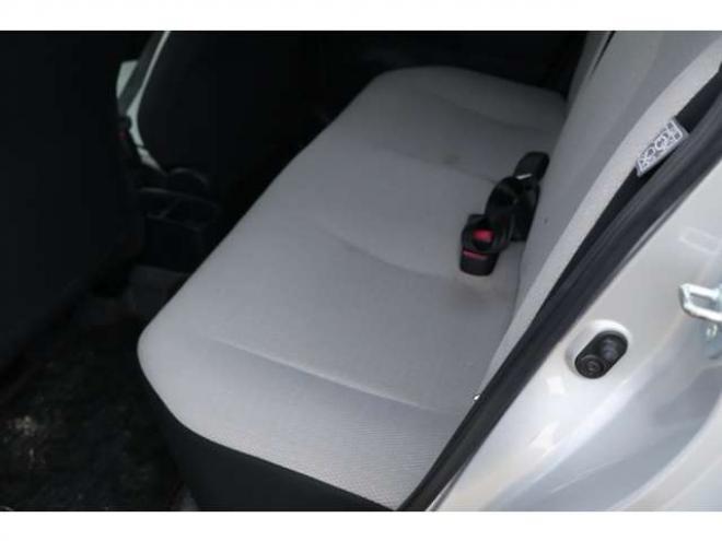 ヴィッツ1.3 F 4WD　検2年　自社　ローンカノウ 1300