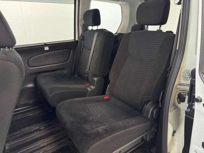 セレナ2.0 ハイウェイスター 4WD　ナビ　TV　Bluetooth　Bカメラ　Pスライド　エマージェンシーB 2000
