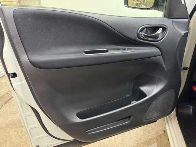 セレナ2.0 ハイウェイスター 4WD　ナビ　TV　Bluetooth　Bカメラ　Pスライド　エマージェンシーB 2000