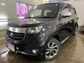 bB　Ｚキラメキ　禁煙車　純正１５インチＡＷ＋新品夏タイヤ　社外ＡＷ＋スタッドレスタイヤ付　オーバーヘッドコンソール　ベンチシート　純正ナビ　地デジ　ＤＶＤ再生　Ｂｌｕｅｔｏｏｔｈオーディオ　バックカメラ　ＥＴＣ 4WD 1300 5Dr