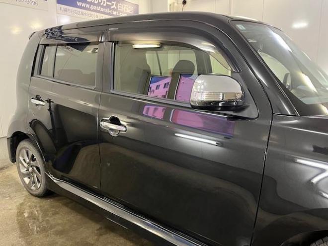 bBＺキラメキ　禁煙車　純正１５インチＡＷ＋新品夏タイヤ　社外ＡＷ＋スタッドレスタイヤ付　オーバーヘッドコンソール　ベンチシート　純正ナビ　地デジ　ＤＶＤ再生　Ｂｌｕｅｔｏｏｔｈオーディオ　バックカメラ　ＥＴＣ 4WD 1300 5Dr