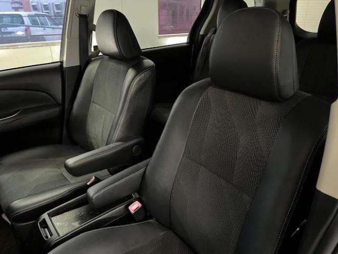 エスティマアエラス　プレミアムエディション　本州仕入　寒冷地仕様　禁煙車　パワーバックドア　両側パワースライドドア　純正ブラックハーフレザーシート　純正１８インチＡＷ　社外１８ＡＷ＋スタッドレスタイヤ付　前後コーナーセンサー　フロントガラス熱線 4WD 2400 5Dr