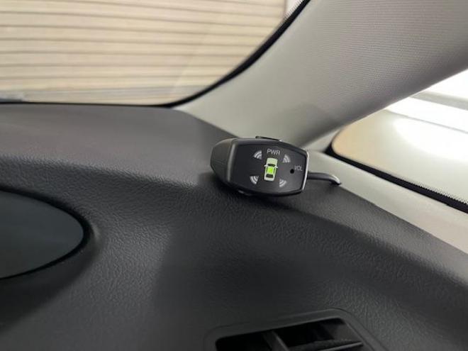 エスティマアエラス　プレミアムエディション　本州仕入　寒冷地仕様　禁煙車　パワーバックドア　両側パワースライドドア　純正ブラックハーフレザーシート　純正１８インチＡＷ　社外１８ＡＷ＋スタッドレスタイヤ付　前後コーナーセンサー　フロントガラス熱線 4WD 2400 5Dr