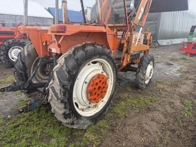 トラクタークボタ M7950DT 79馬力 フロントローダー付き 4WD