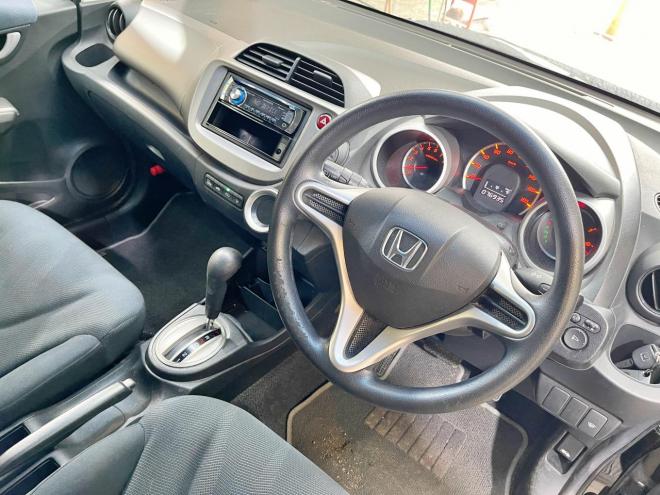 フィット1.3Lスマートスタイルエディション 4WD 5年保証 ナビ 自社認証工場 修復歴無 寒冷地仕様 禁煙