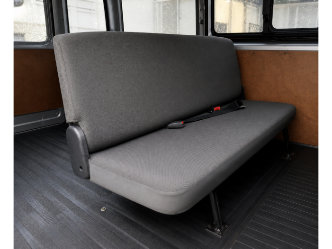 ハイエースバン4型ハイエースDXディーゼルターボ  本州車寒冷地仕様 ナビTVバックカメラ 両側スライドドア リアヒーター  車検新規 12ヶ月点検整備済 保証付！ 4WD 3000 5Dr