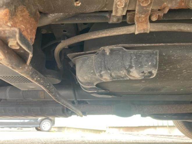 セレナハイウェイスター　４ＷＤ車　ＶＤＣ　アイドリングＳ　キーレスＥ　Ｗエアバック　盗難防止装置　エアバッグ　オートクルーズ　ＰＳ　ＰＷ　衝突安全ボディ　ＡＢＳ　３列シート　フルフラット　ウォークスルー　寒冷地仕様車 4WD 2000 5Dr