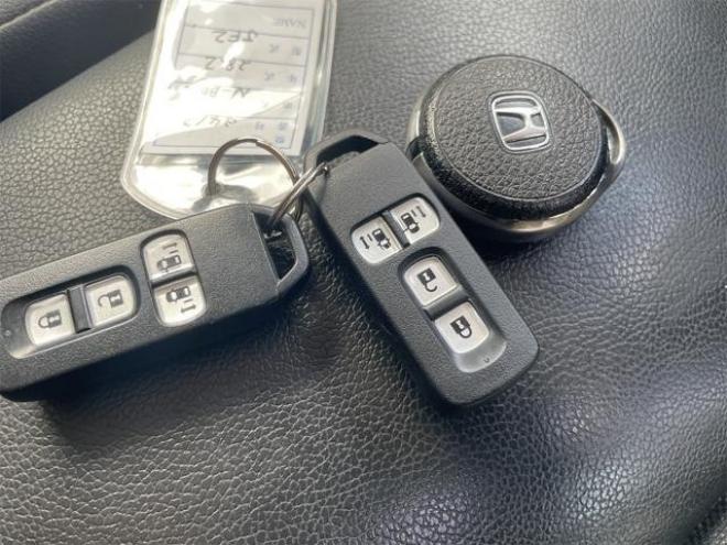 N-BOXカスタム Ｇ・Ｌパッケージ　４ＷＤ　新在庫値　下げ中！ＧＷスペシャル！　バックカメラ　両側電動スライドドア　ナビ　ＴＶ　オートクルーズコントロール　スマートキー　電動格納ミラー　ベンチシート　ＡＴ　ＥＳＣ　アルミホイール 4WD 660 5Dr