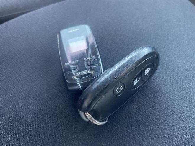 ルークスハイウェイスター　４ＷＤ　両側スライド・片側電動　ＴＶ　オートライト　ＨＩＤ　スマートキー　シートヒーター　ベンチシート　ＣＶＴ　盗難防止システム　ＡＢＳ　アルミホイール　衝突安全ボ 4WD 660 5Dr