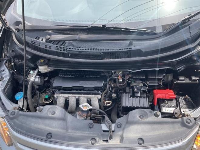 フリードスパイクＧ　ジャストセレクション　４ＷＤ　ＥＴＣ　バックカメラ　両側スライド・片側電動　電動格納ミラー　ＡＴ　ＡＢＳ　ＥＳＣ　エアコン 4WD 1500 5Dr