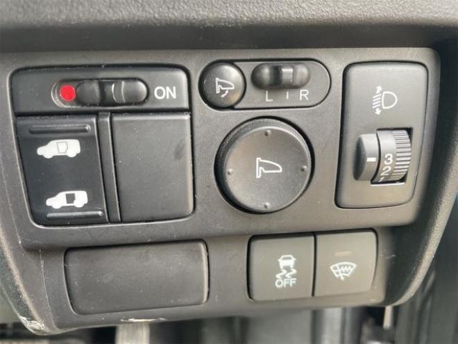フリードスパイクＧ　ジャストセレクション　４ＷＤ　ＥＴＣ　バックカメラ　両側スライド・片側電動　電動格納ミラー　ＡＴ　ＡＢＳ　ＥＳＣ　エアコン 4WD 1500 5Dr