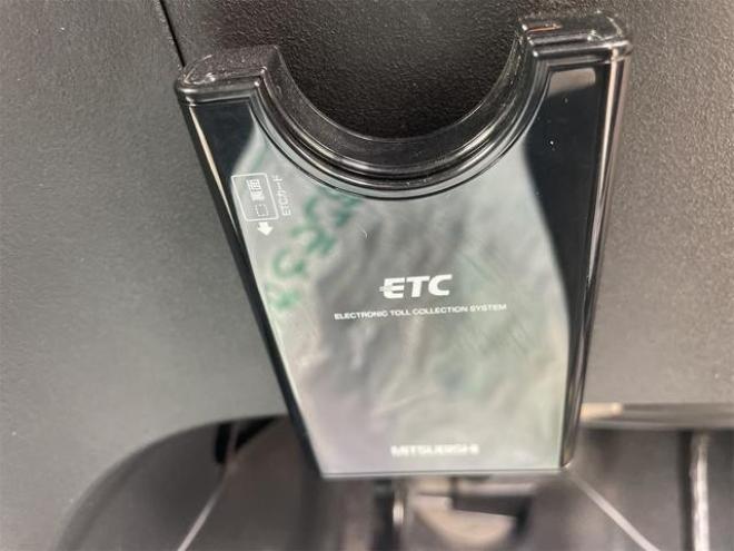 フリードスパイクＧ　ジャストセレクション　４ＷＤ　ＥＴＣ　バックカメラ　両側スライド・片側電動　電動格納ミラー　ＡＴ　ＡＢＳ　ＥＳＣ　エアコン 4WD 1500 5Dr